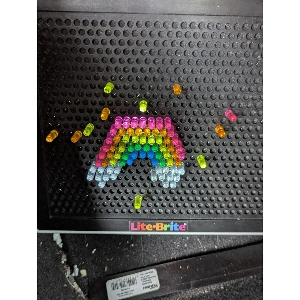 Retro Rainbow Lite-Brite LED Peg Board Creative Art Toy Hasbro 2018 Working